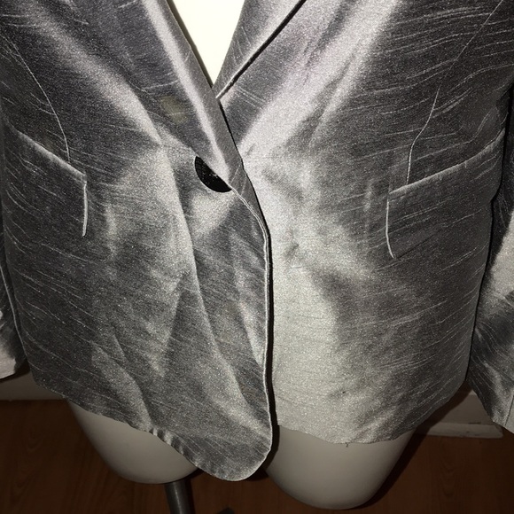 Suit - Picture 3 of 11